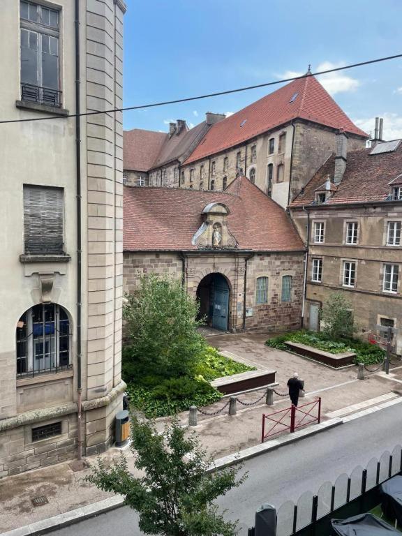Апартаменти F2 Centre Historique Saint Colomban Люксей-ле-Бен Екстер'єр фото